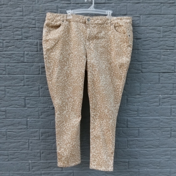 Women's Leopard Animal Print Straight Leg Jeans Plus Size 24W Mob Wife - Picture 1 of 3